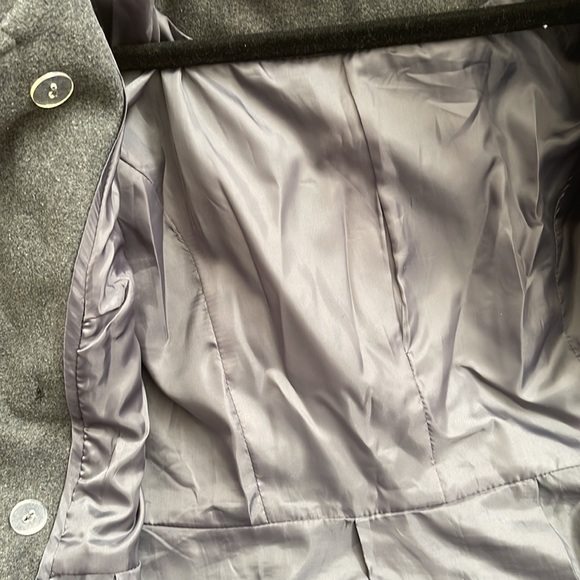 Gray Coat - Picture 7 of 7